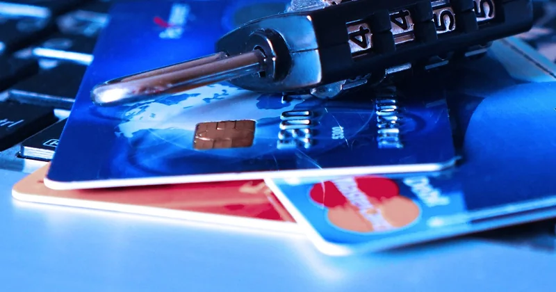 Tarifs : combien coûte vraiment la carte MCD Dual Sociétaire ?