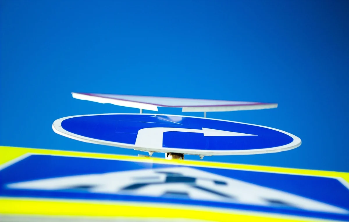Les obligations légales à connaître avant d'installer votre panneau